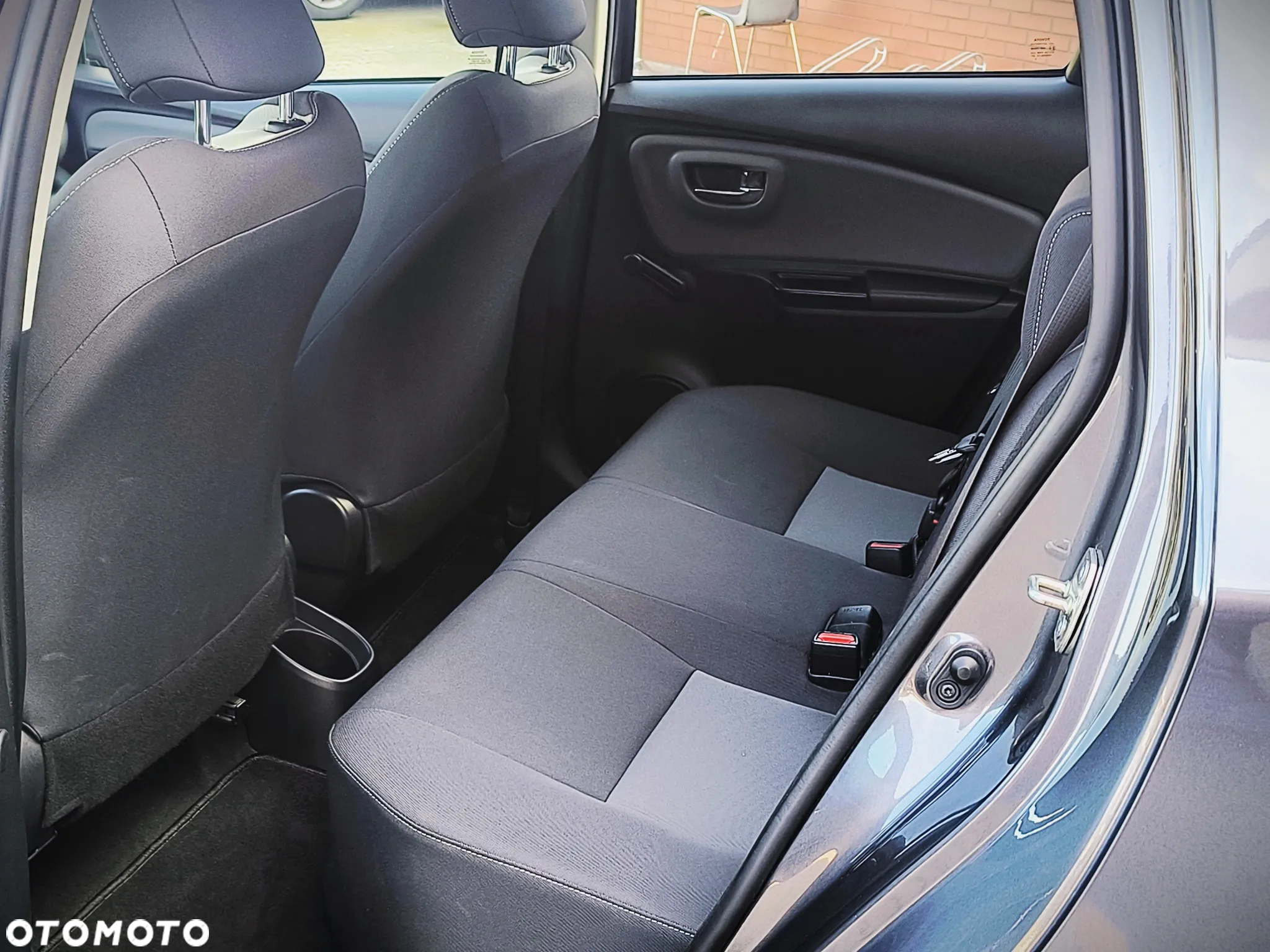 Toyota Yaris - 10