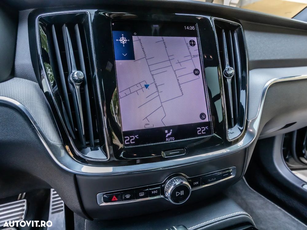 Volvo V60 T8 AWD Recharge Geartronic RDesign - 25