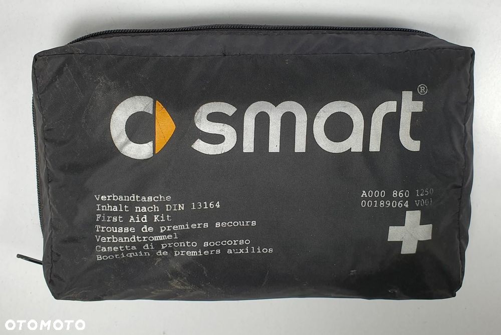 APTECZKA SMART FORFOUR 454 DIN13164 A0008601250 - 1
