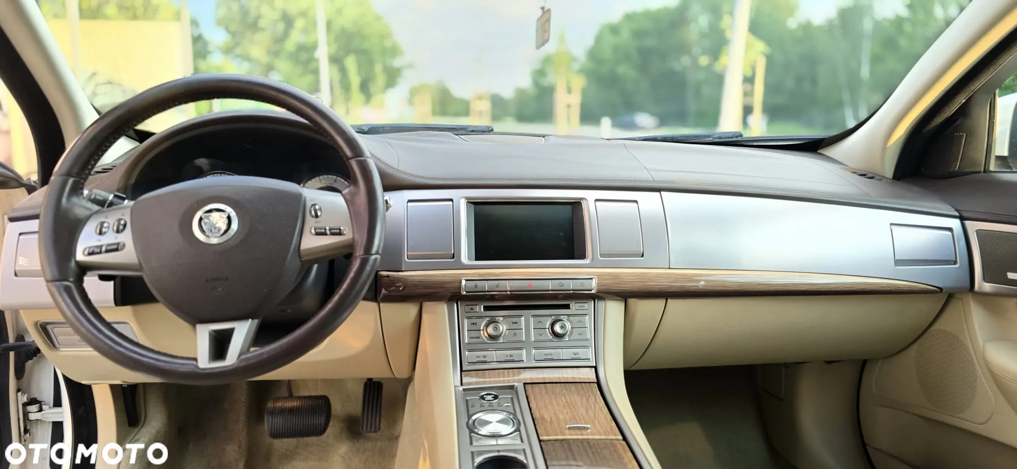 Jaguar XF 4.2 Super V8 - 15