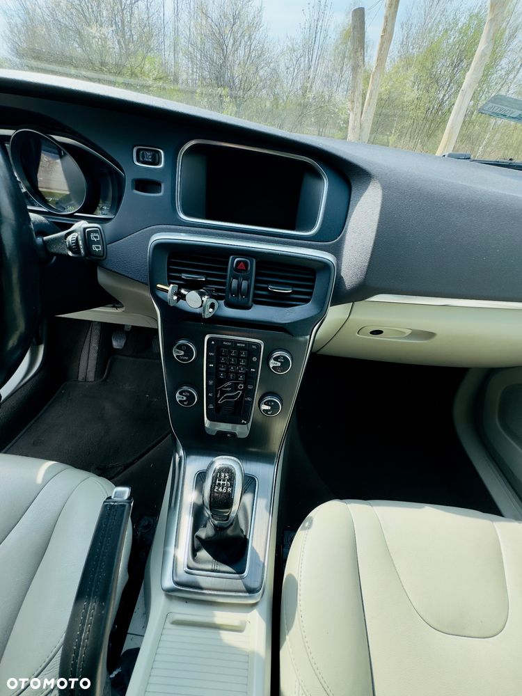 Volvo V40 - 14