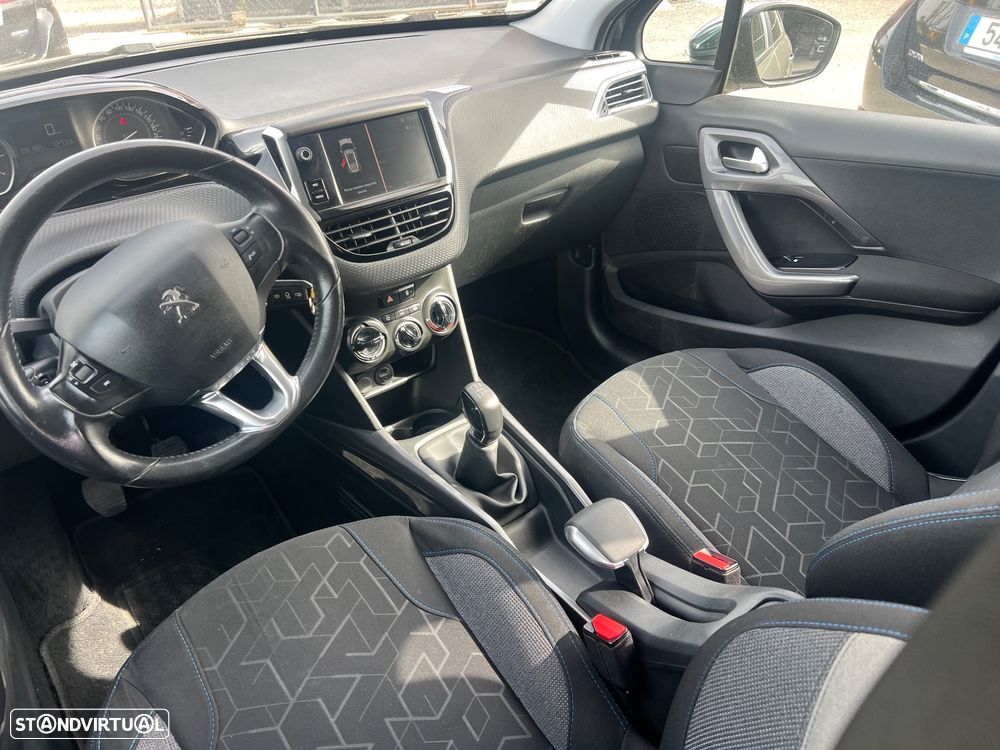 Peugeot 2008 1.2 PureTech Style - 26