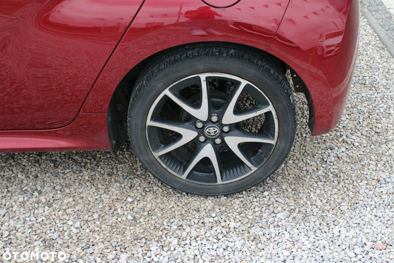 Toyota Yaris - 10