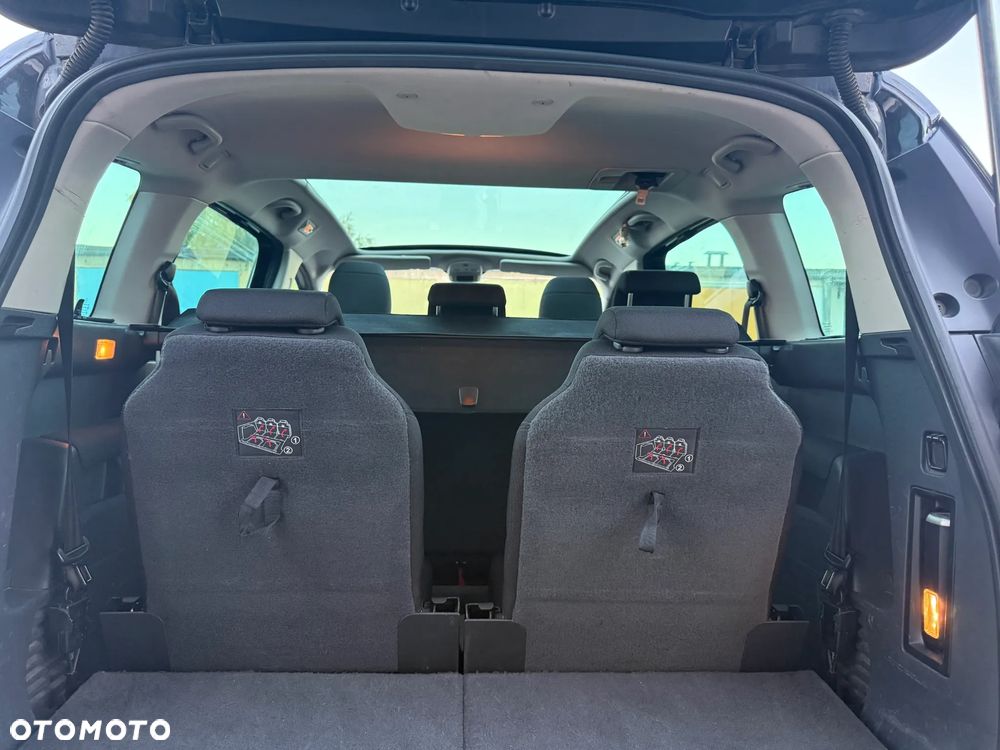 Peugeot 5008 - 10