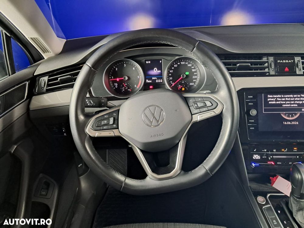 VOLKSWAGEN Passat 2022 — imagine 13