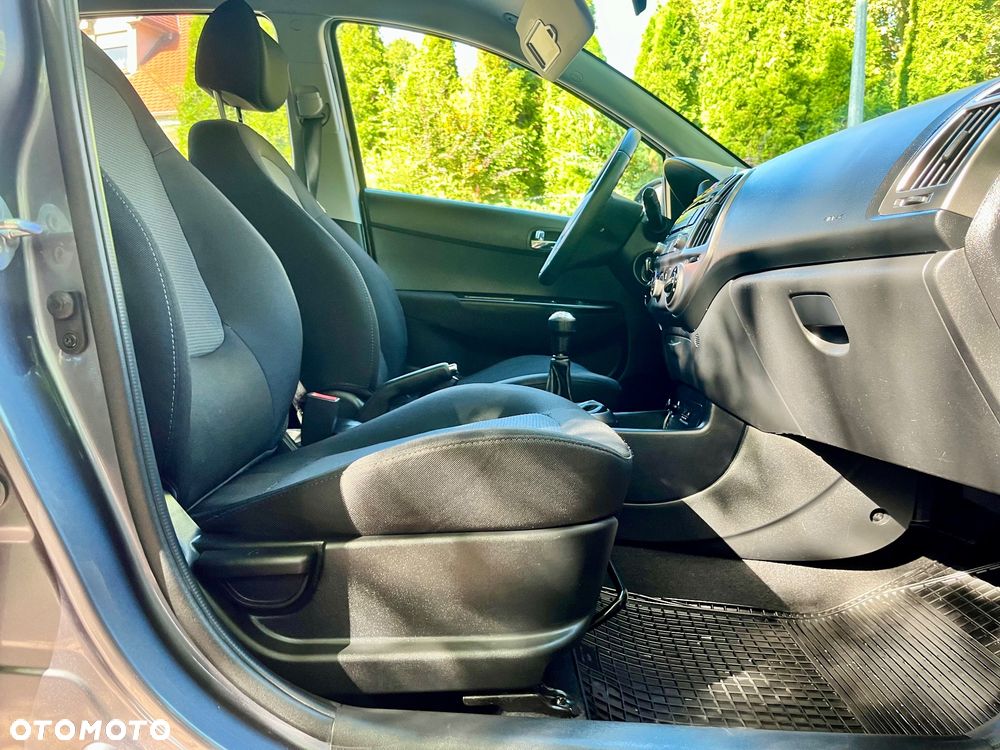 Hyundai i20 1.2 Intro Edition - 10