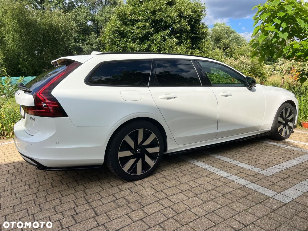 Volvo V90 T8 AWD Plug-In Hybrid Ultimate Dark - 21