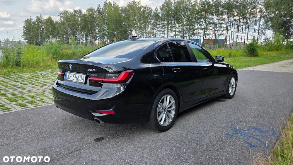 BMW Seria 3 330i - 11