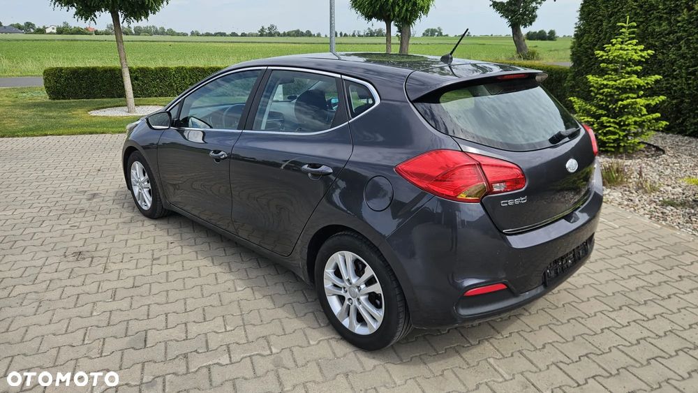 Kia Ceed - 4