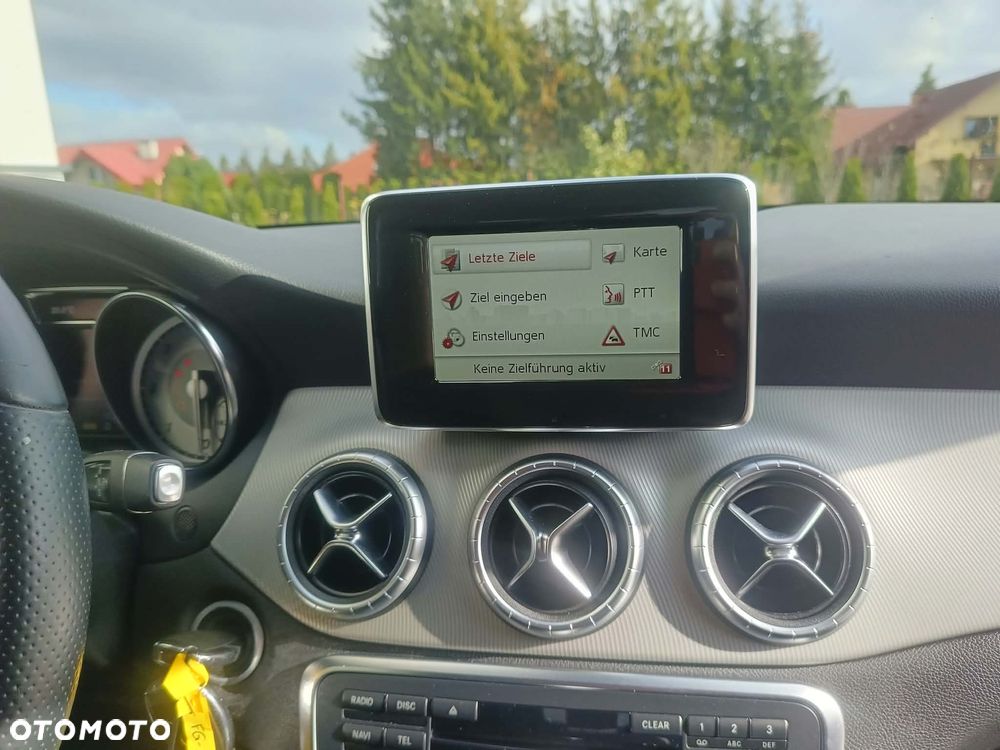 Mercedes-Benz CLA - 25