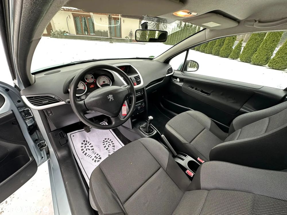 Peugeot 207 - 11