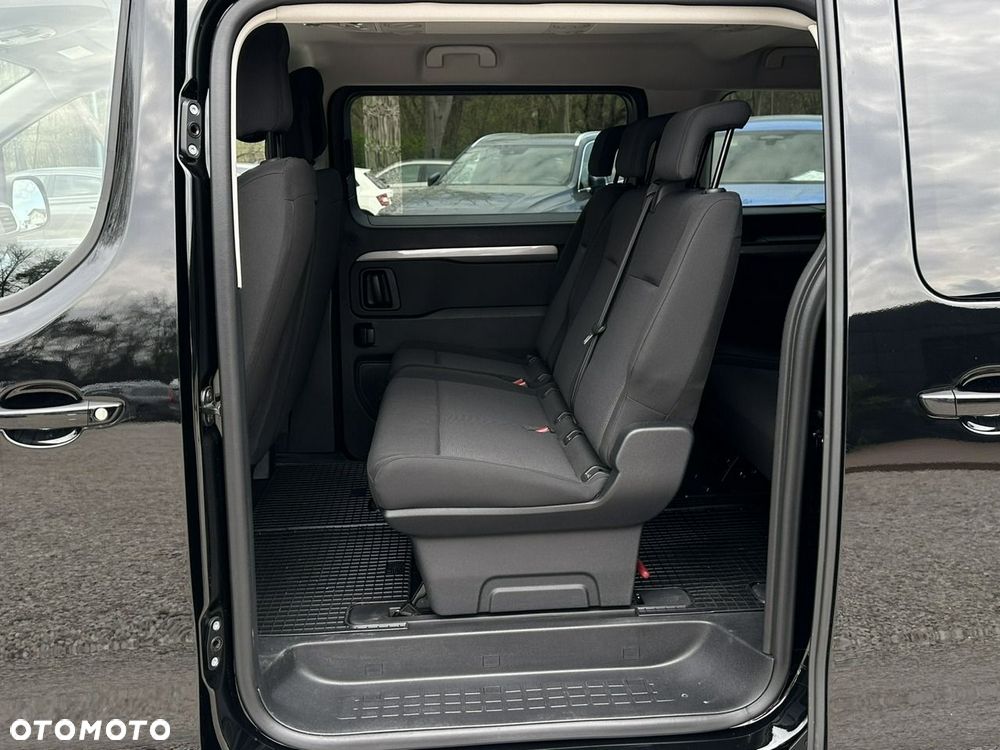 Peugeot Traveller - 15