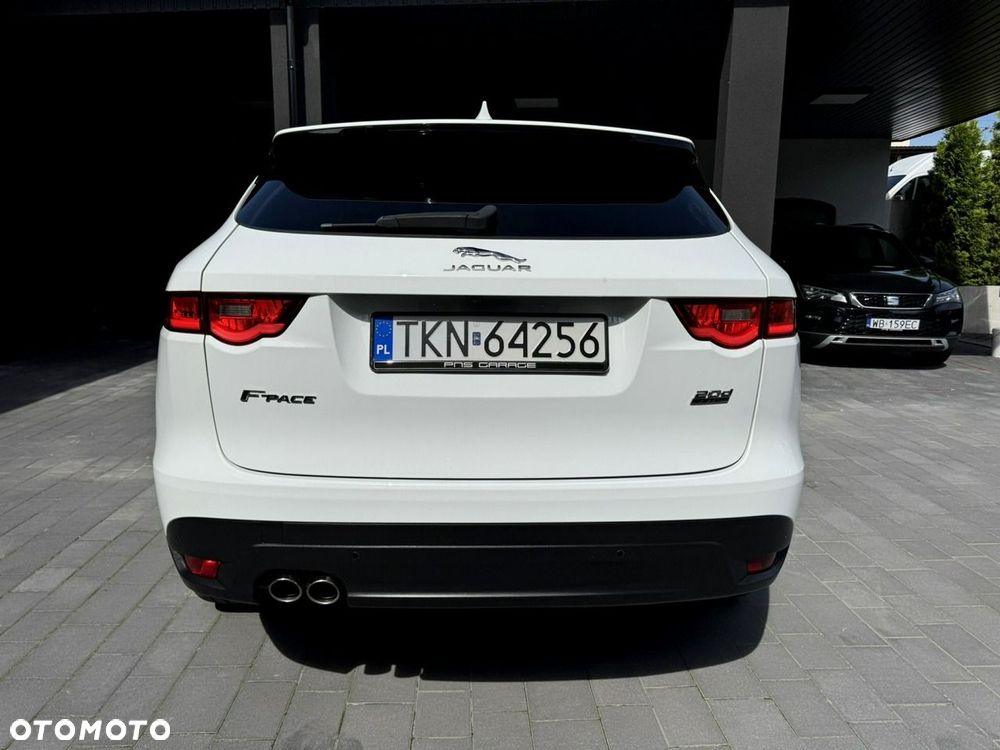 Jaguar F-Pace - 6