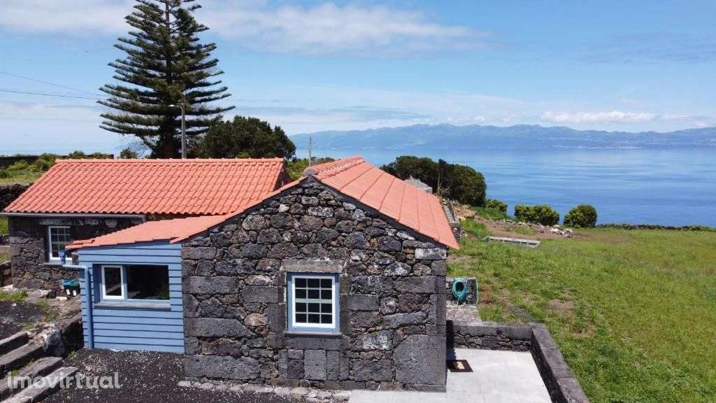 Quinta com casa e atafona recuperadas no Pico (Ribeirinha)Azores - Grande imagem: 2/30