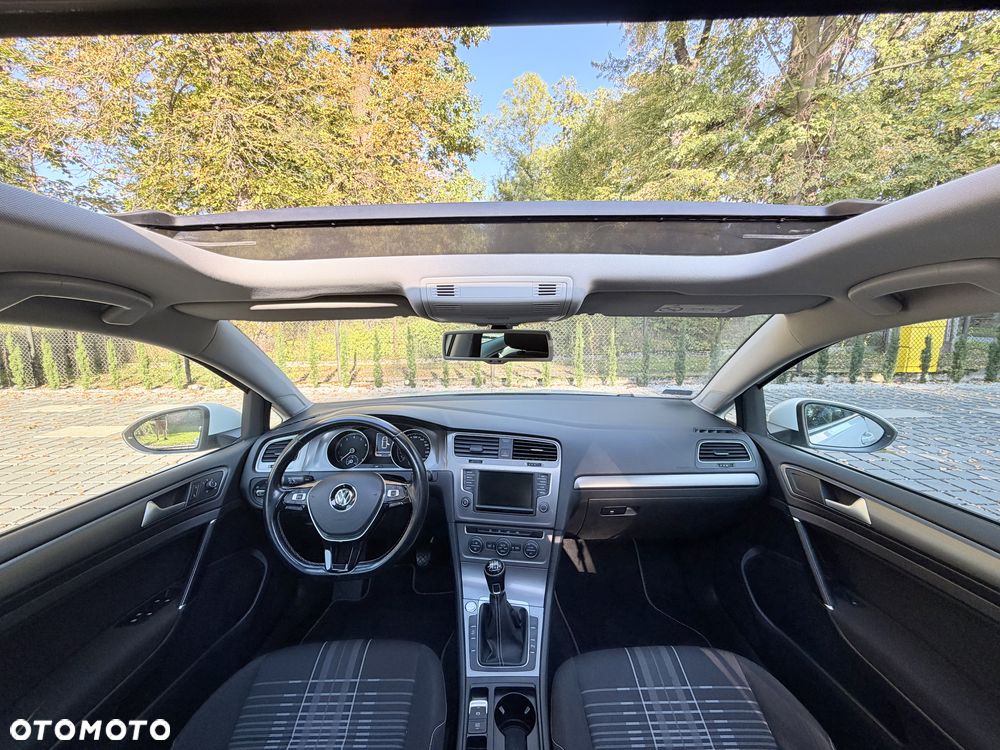 Volkswagen Golf - 6