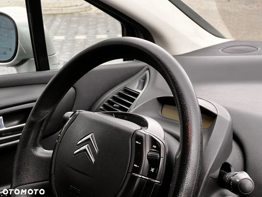 Citroën C4 1.4 16V Magic - 2