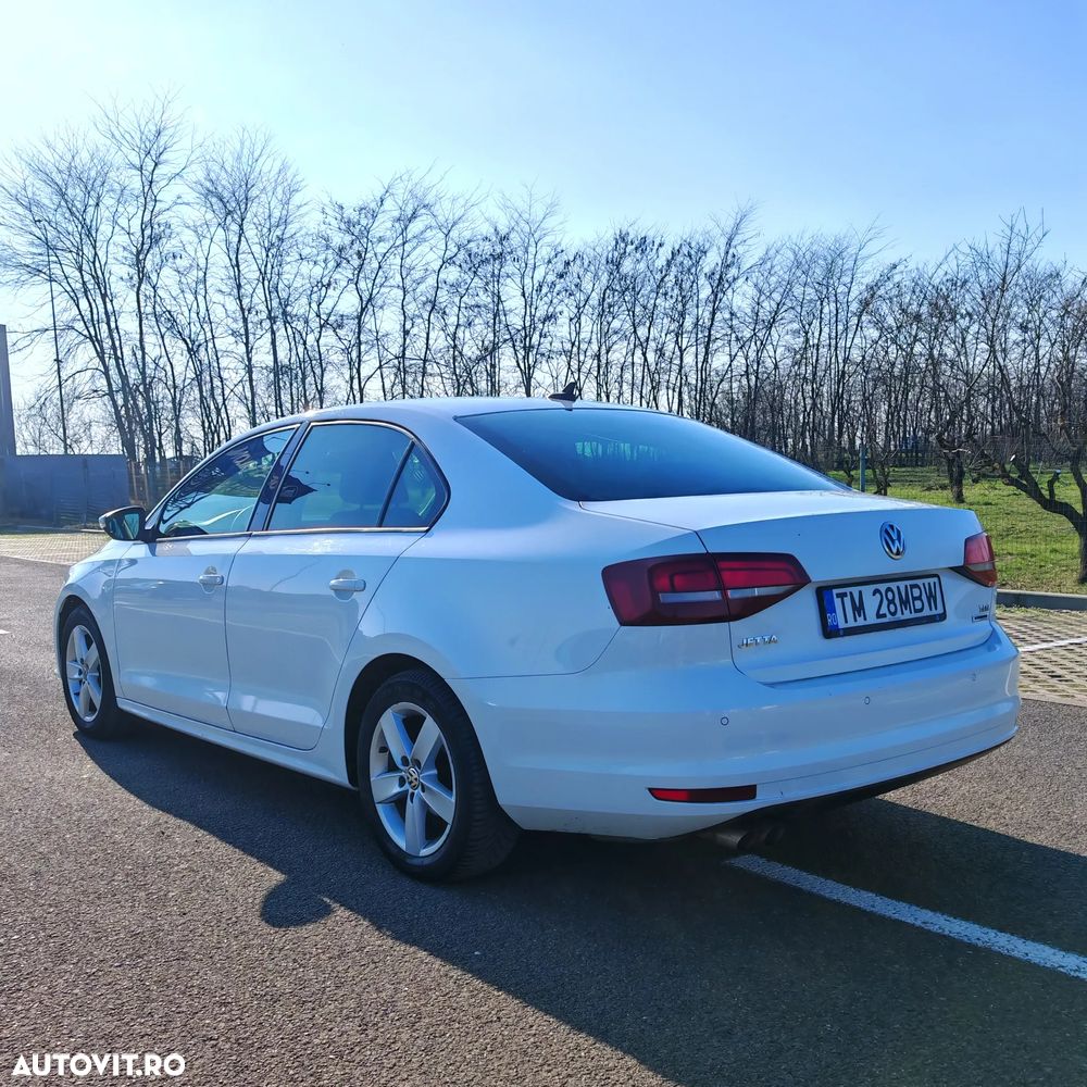 Volkswagen Jetta 2.0 TDI Comfortline - 4