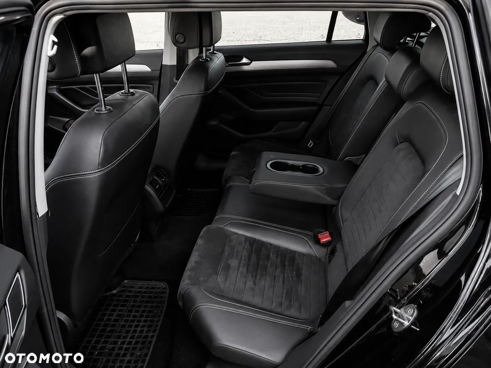 Volkswagen Passat 1.5 TSI EVO Elegance DSG - 9