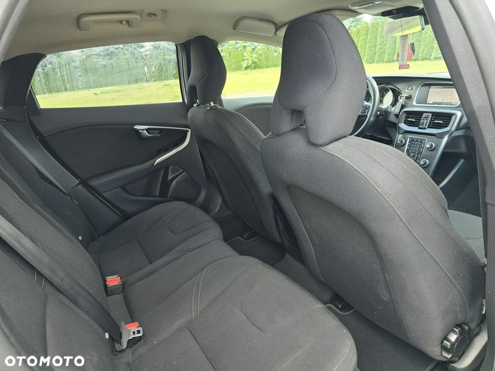 Volvo V40 - 24