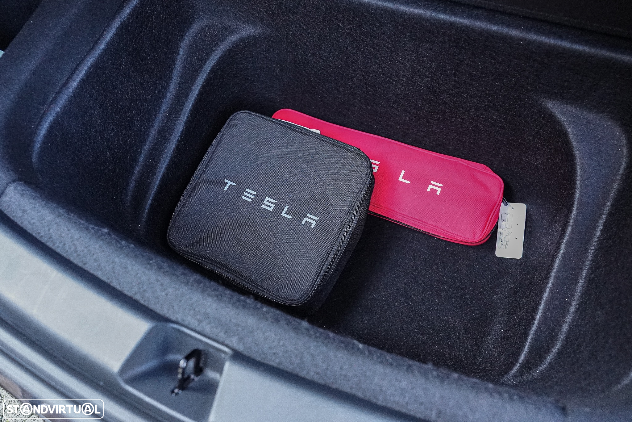Tesla Model Y Performance Dual Motor AWD - 32