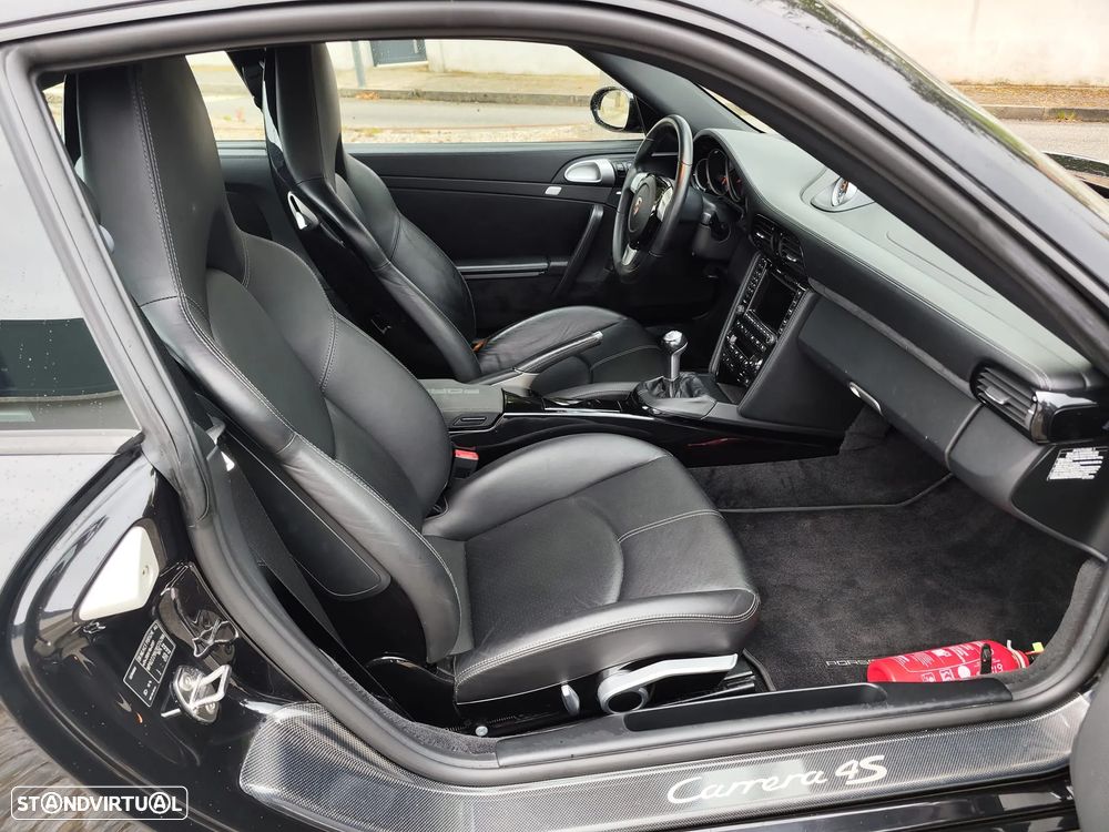 Porsche 911 (997) Carrera 4 S - 34