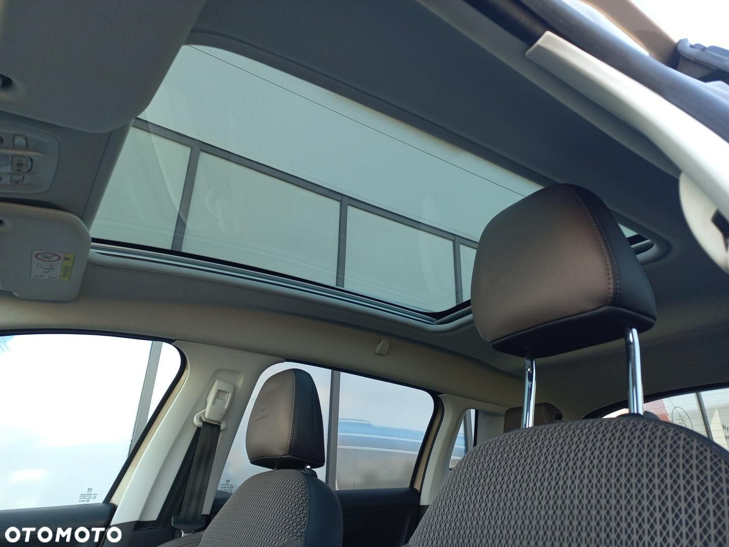 Peugeot 2008 1.6 e-HDi Style S&S - 17