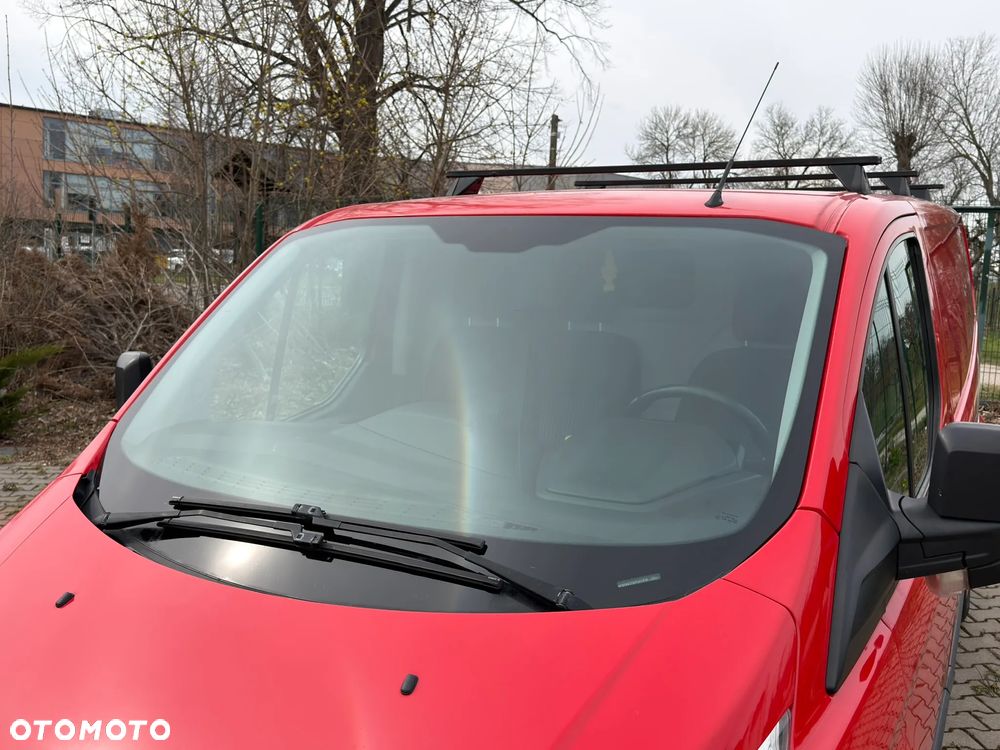 Ford TRANSIT CUSTOM - 9