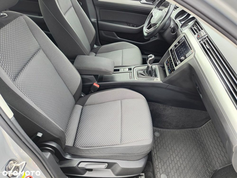 Volkswagen Passat 1.5 TSI EVO Essence - 13
