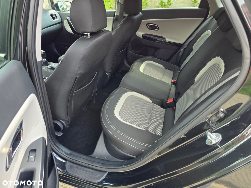 Kia Ceed 1.6 GDI Dream Team Edition - 14