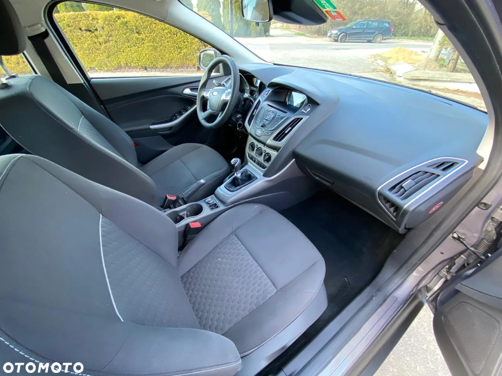 Ford Focus 1.0 EcoBoost Hybrid ACTIVE - 14