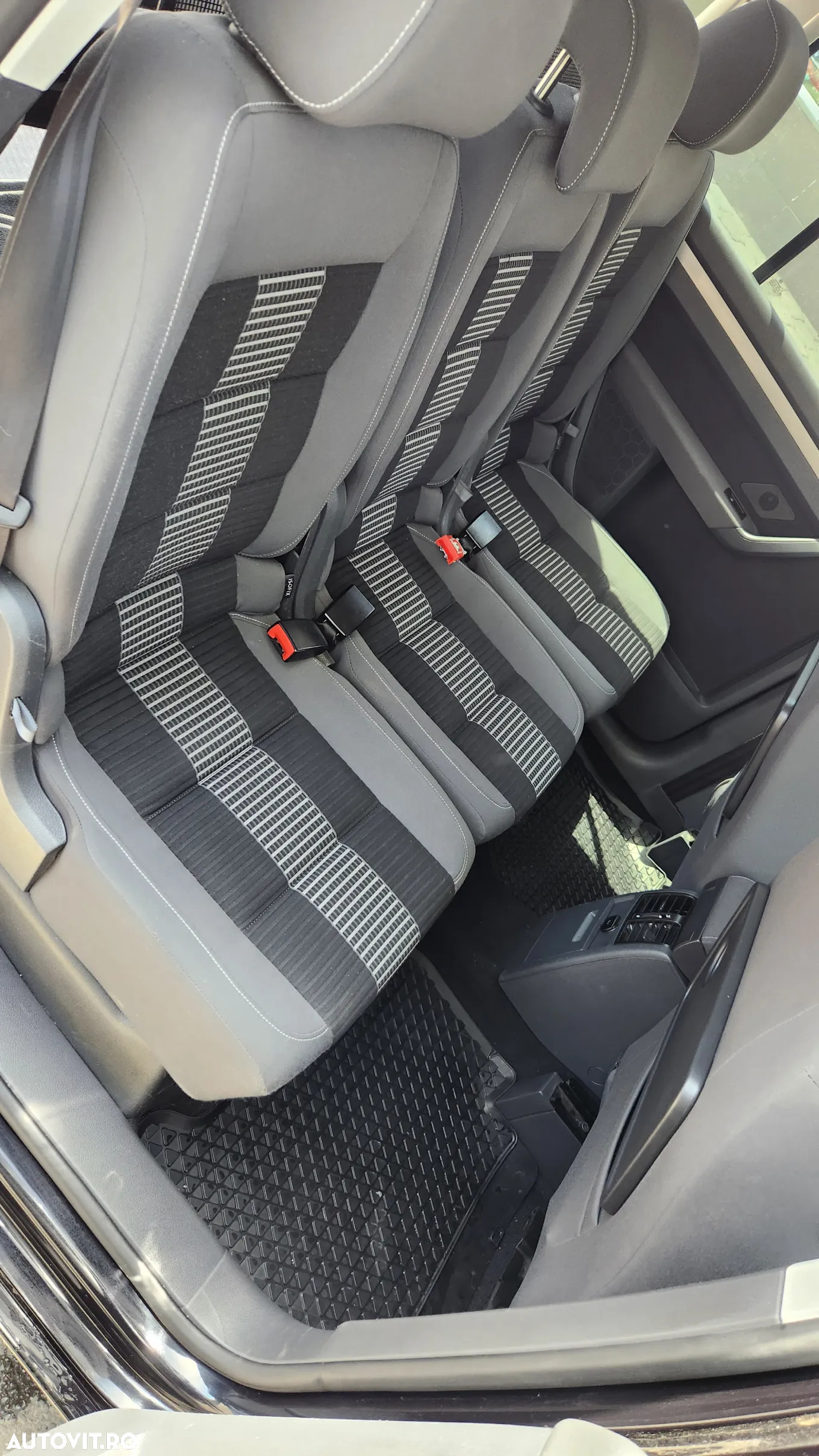 Volkswagen Touran 1.4 TSI United - 10