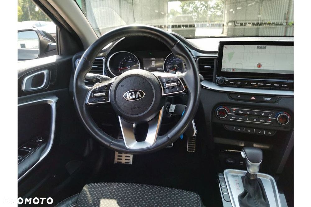 Kia Ceed - 9