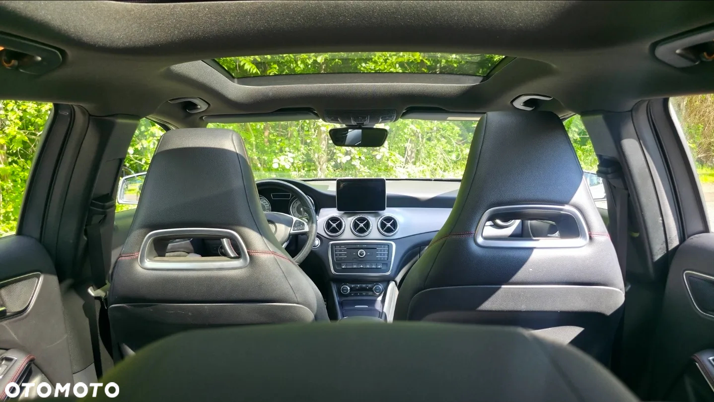 Mercedes-Benz GLA - 15