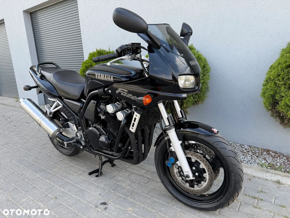 Yamaha FZS - 9