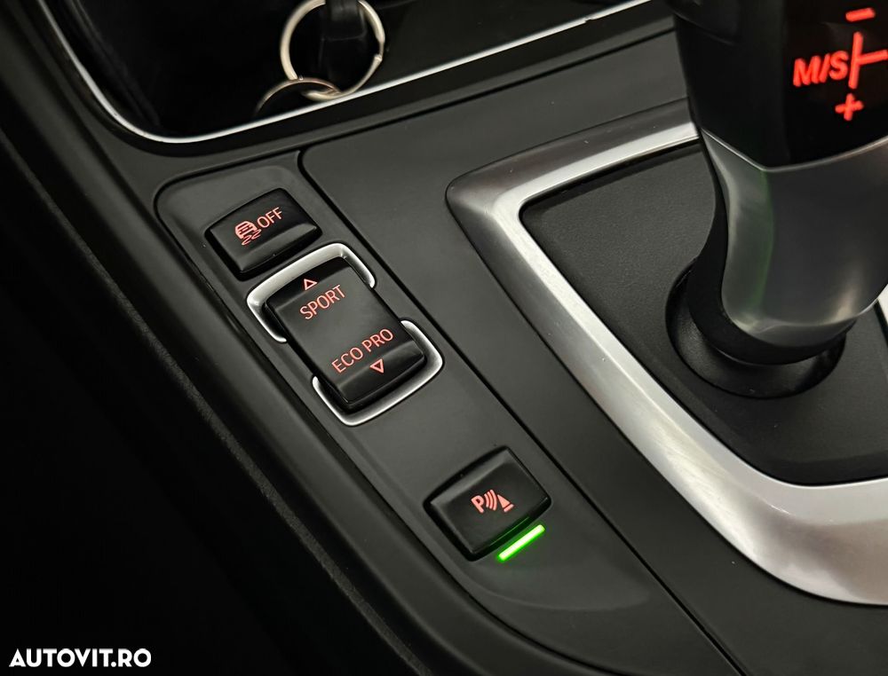 BMW Seria 3 320i Aut. Luxury Line - 17