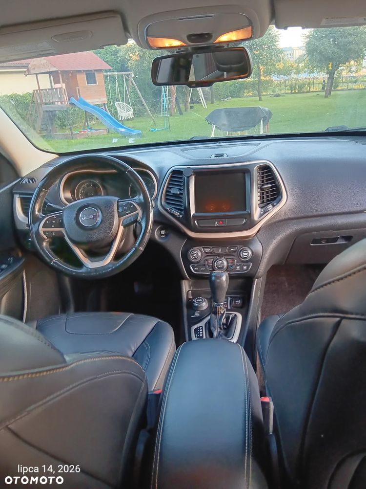Jeep Cherokee - 2
