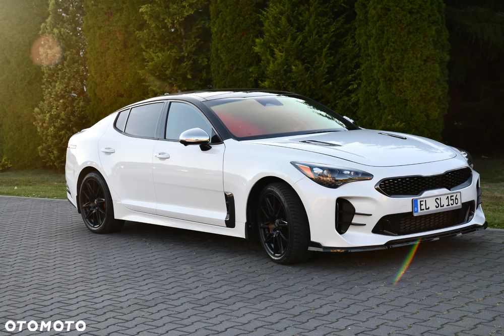 Kia Stinger - 15