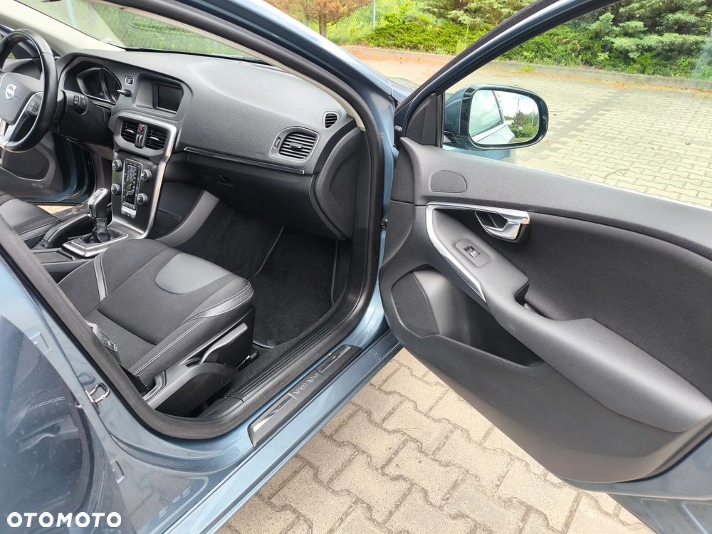 Volvo V40 T3 Momentum - 13