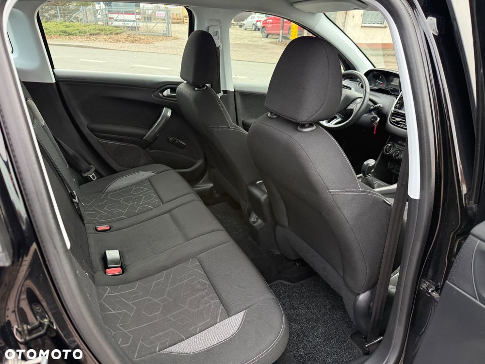 Peugeot 2008 BlueHDi 100 STOP & START Active - 13