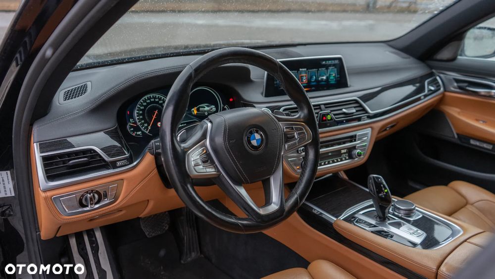 BMW Seria 7 740d xDrive - 8