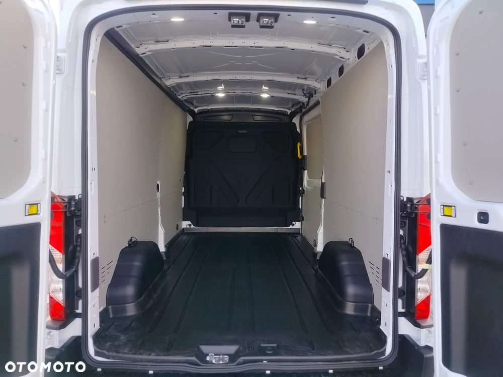 Ford Transit - 25