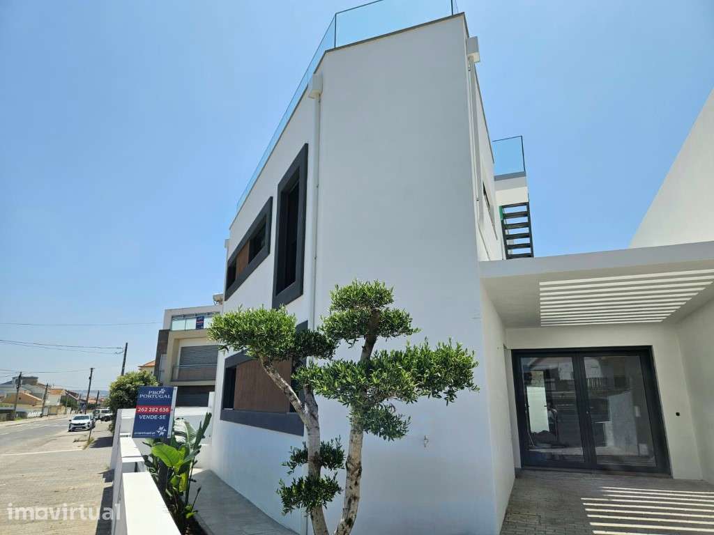 Moradia com piscina no Baleal a apenas 500m da praia - Grande imagem: 2/8