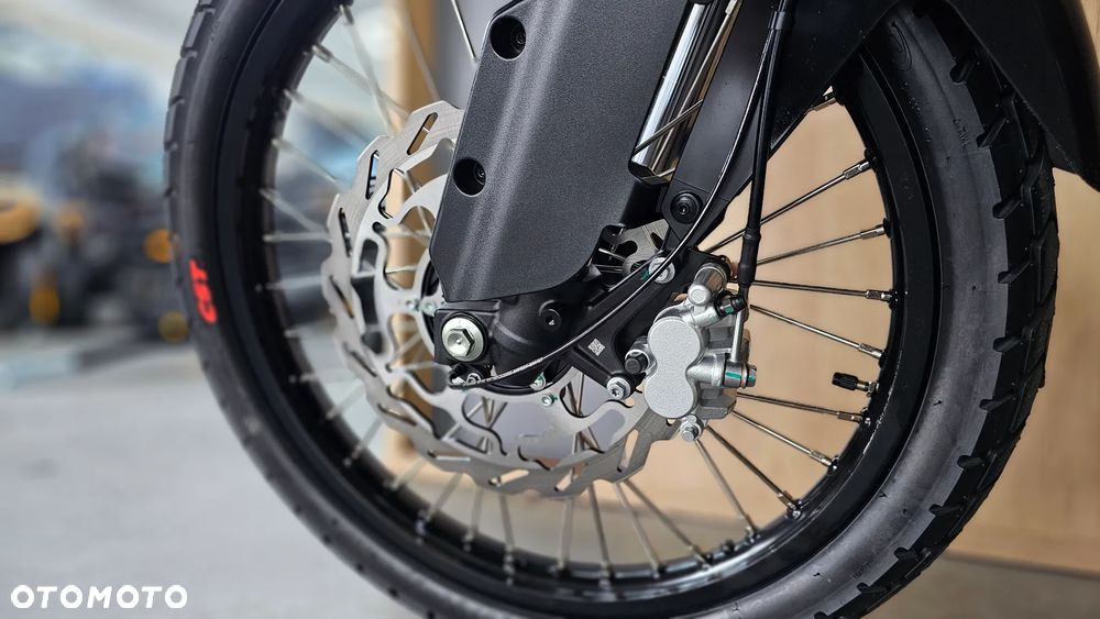 QJMOTOR SRT 300DX - 11