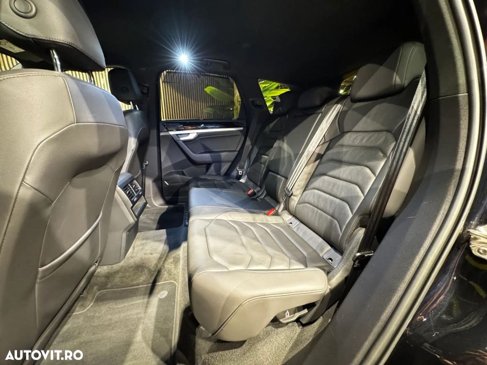 Volkswagen Touareg - 25