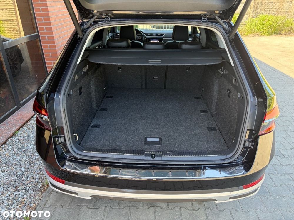 Skoda Superb 2.0 TDI SCR 4x4 Scout DSG - 34