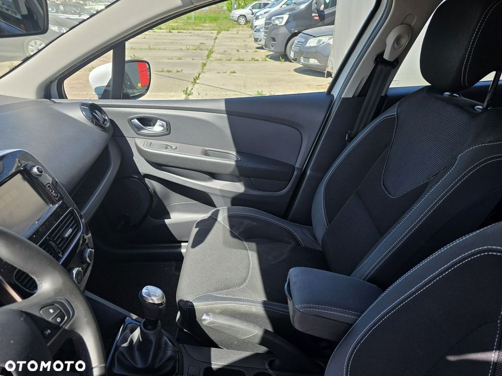 Renault Clio - 11