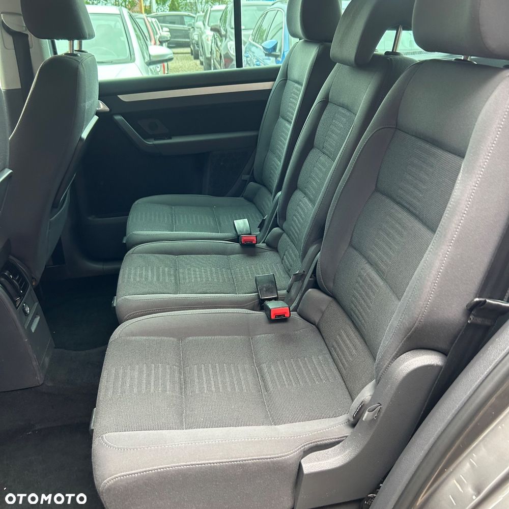 Volkswagen Touran 2.0 TDI DPF Highline - 18