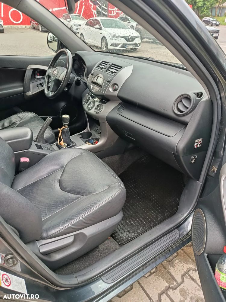 Toyota RAV4 2.2 D-CAT 4x4 Executive - 8