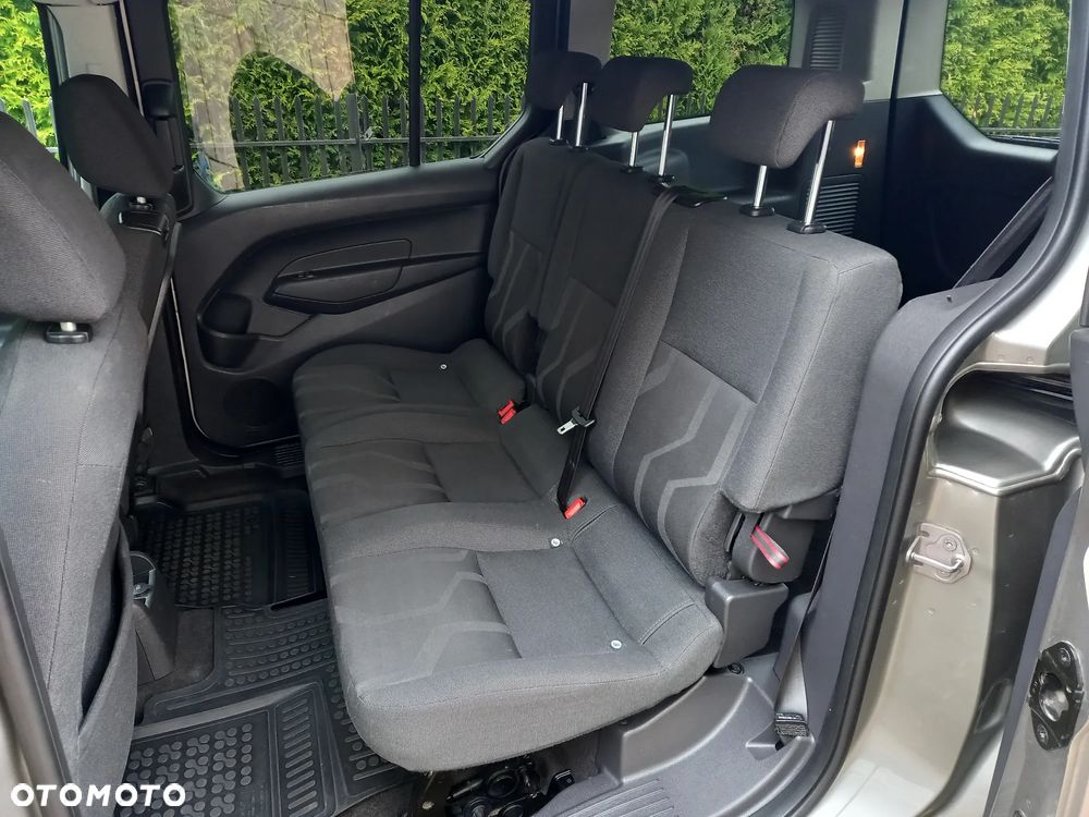 Ford Tourneo Connect Grand - 27