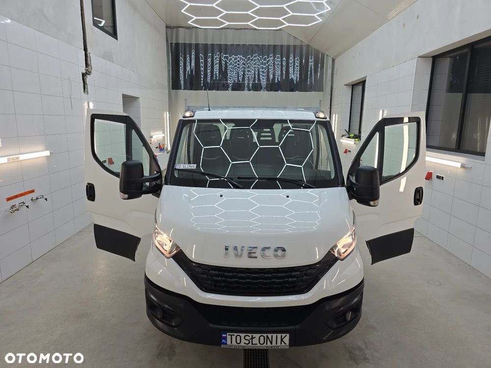 Iveco DAILY 50C18 / 35C18 DOKA SKRZYNIA DŁUGA3,81cm + SKRZYNIA NA NARZĘDZIA DEMONTOWANA HAK 3500Kg TEMPOMAT KLIMA 31 Tyś km SERWIS DO OSTATNIEGO Km ASO IVECO NA GWARANCJI - 27